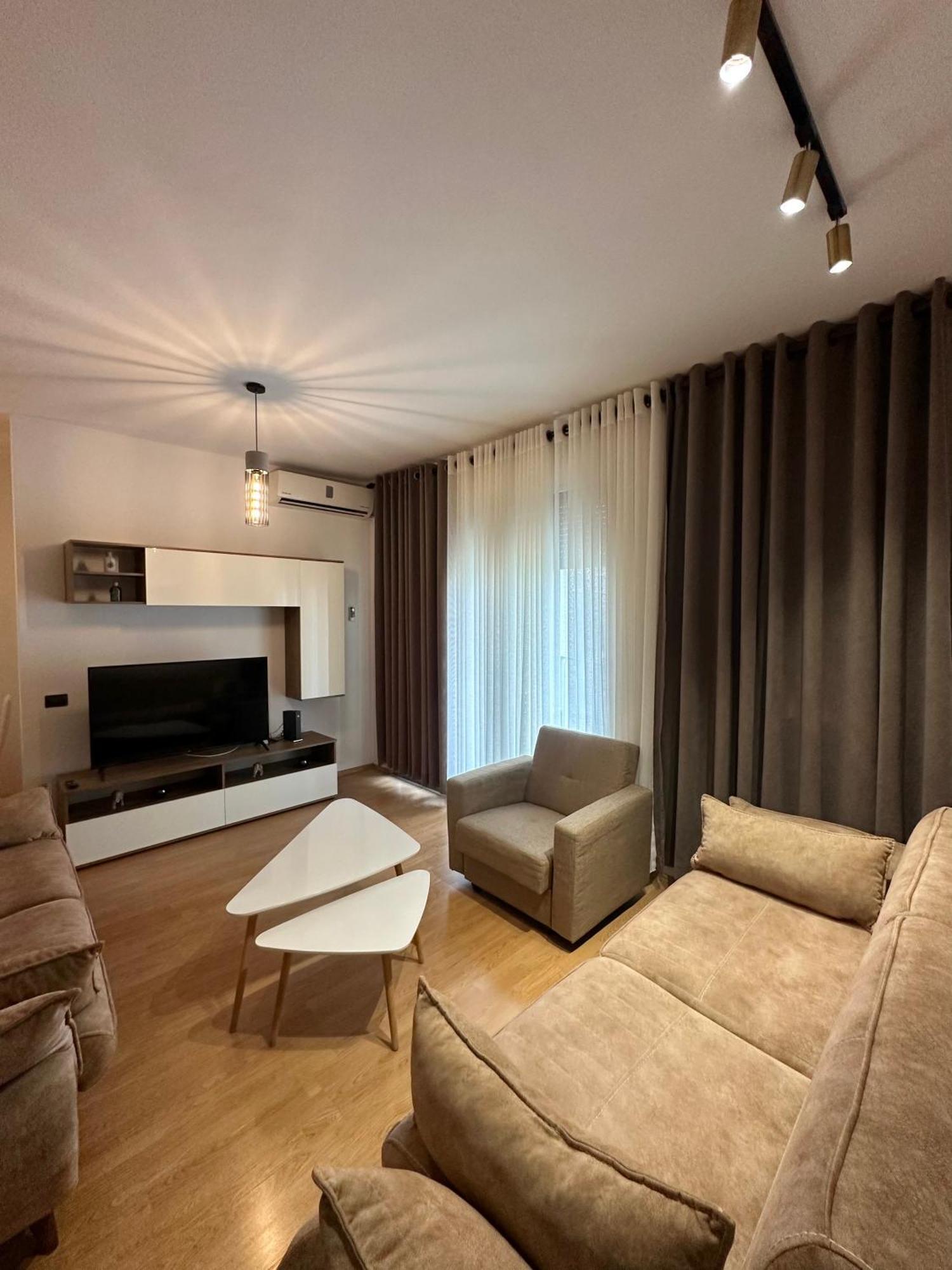 Lake Escape - Home 2 Tiranë Ngoại thất bức ảnh